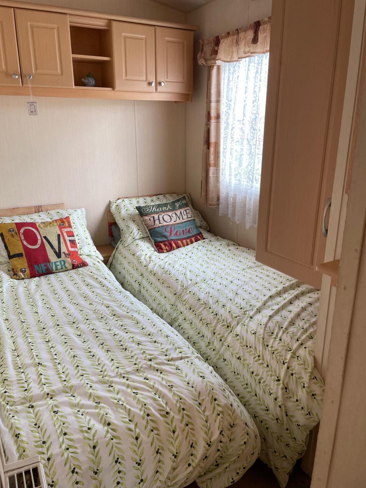 Cozy Camber Caravan 3 Bedroom Retreat With Decking Rye Zewnętrze zdjęcie