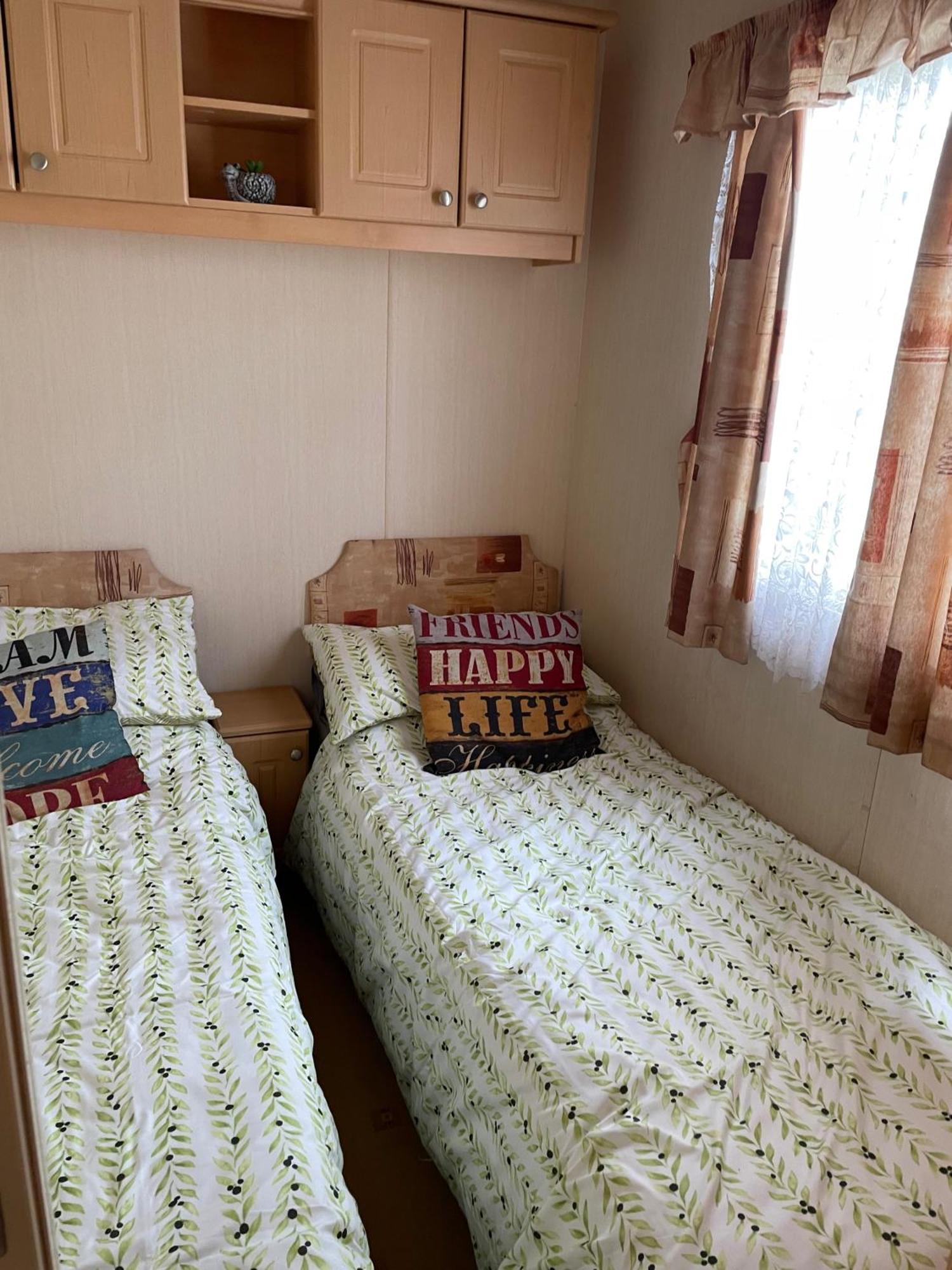 Cozy Camber Caravan 3 Bedroom Retreat With Decking Rye Zewnętrze zdjęcie