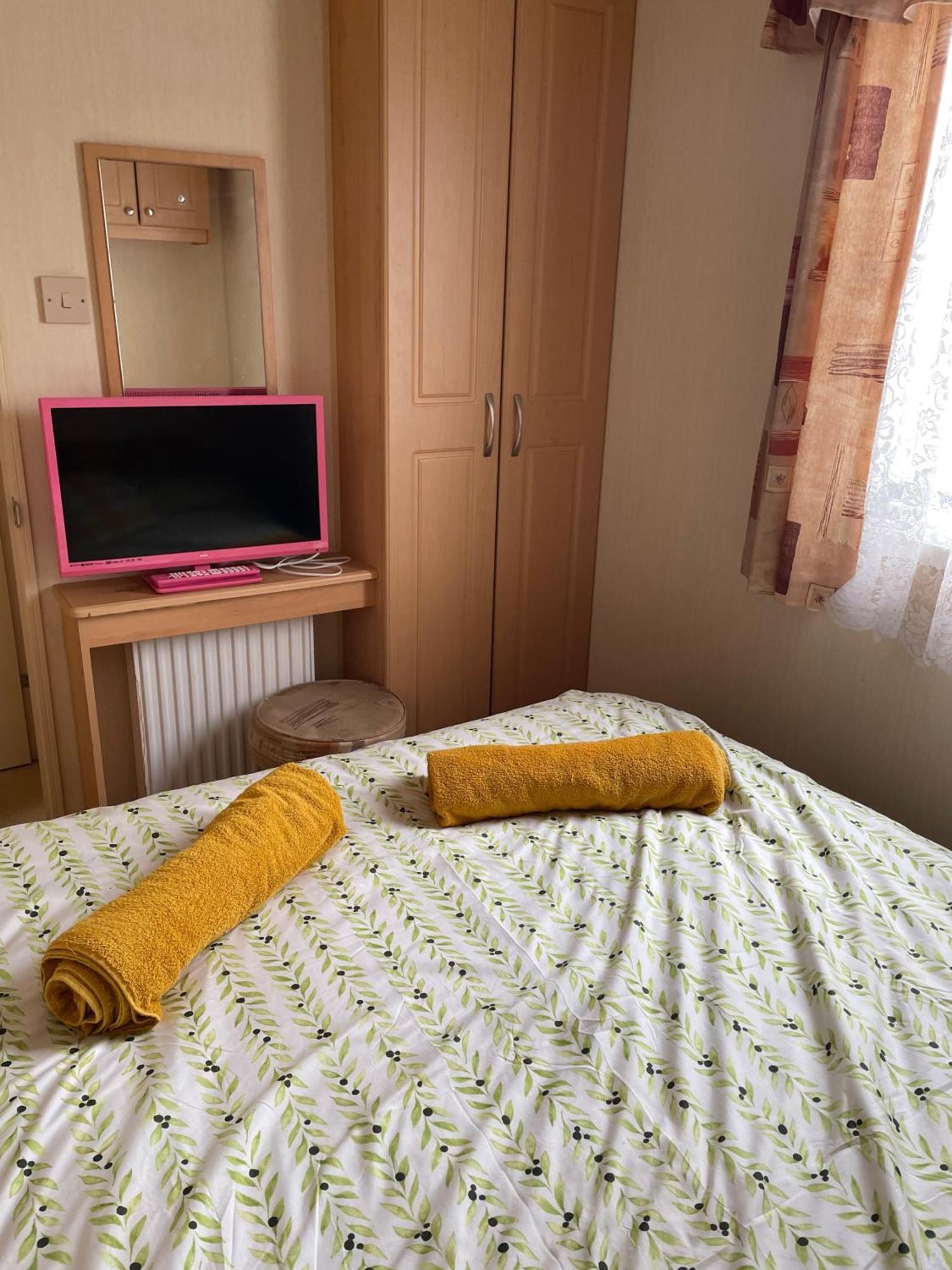 Cozy Camber Caravan 3 Bedroom Retreat With Decking Rye Zewnętrze zdjęcie