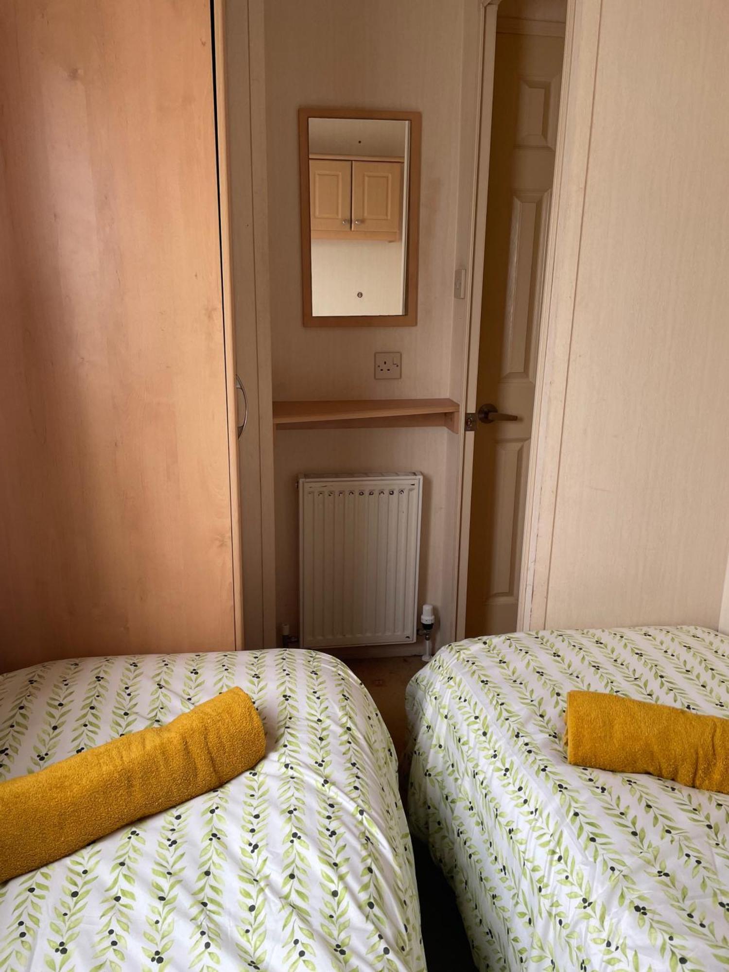 Cozy Camber Caravan 3 Bedroom Retreat With Decking Rye Zewnętrze zdjęcie