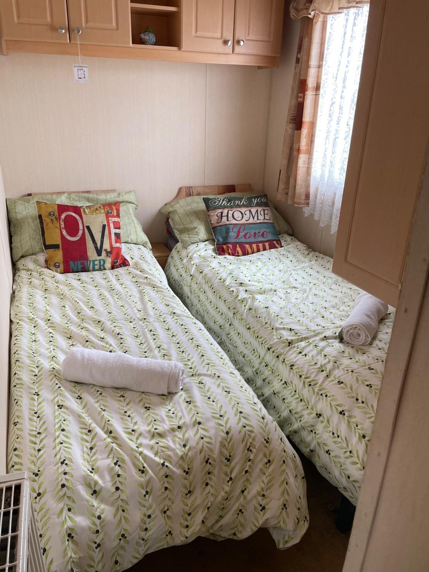 Cozy Camber Caravan 3 Bedroom Retreat With Decking Rye Zewnętrze zdjęcie